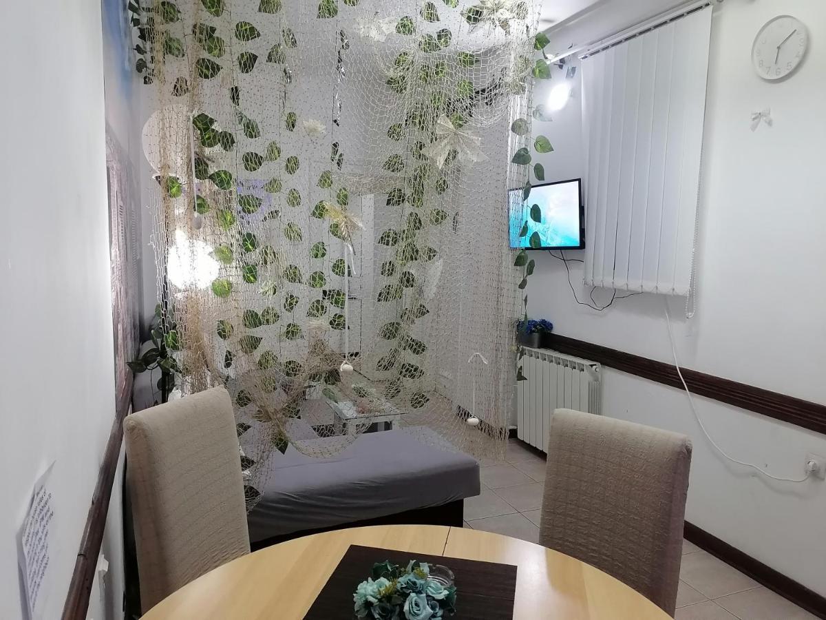 Low Cost Apartment Belgrade Exterior photo