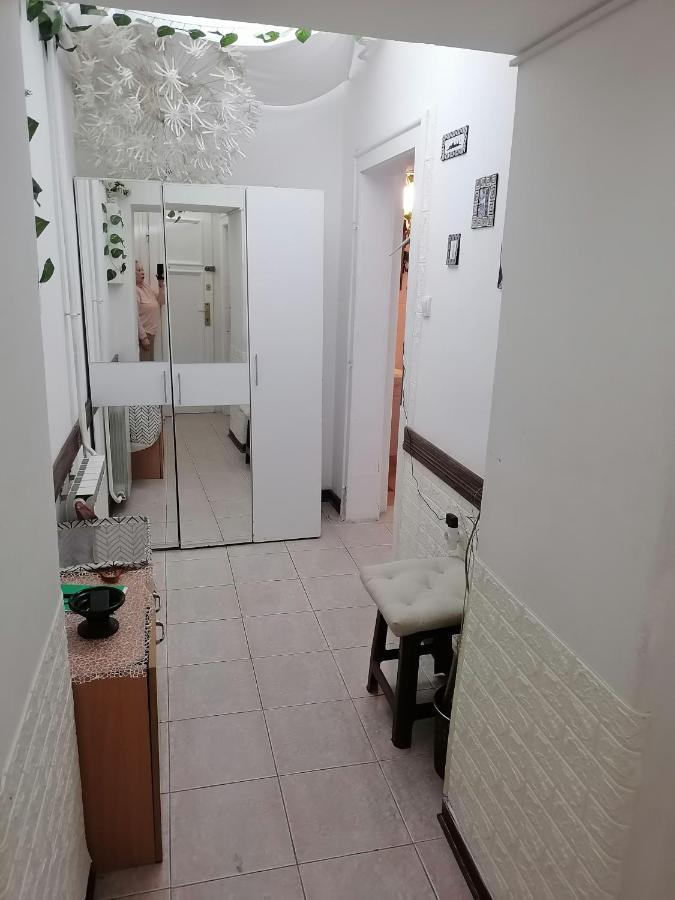 Low Cost Apartment Belgrade Exterior photo
